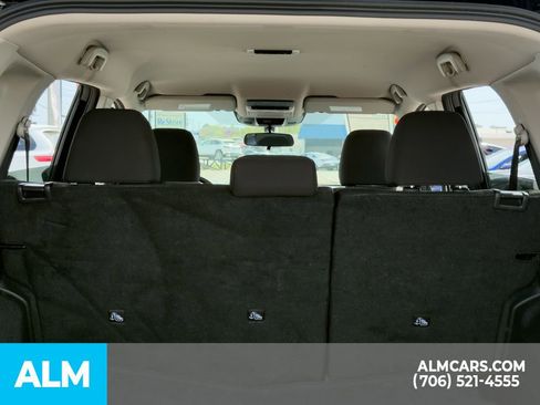 Used 2025 Nissan Rogue SV image 15