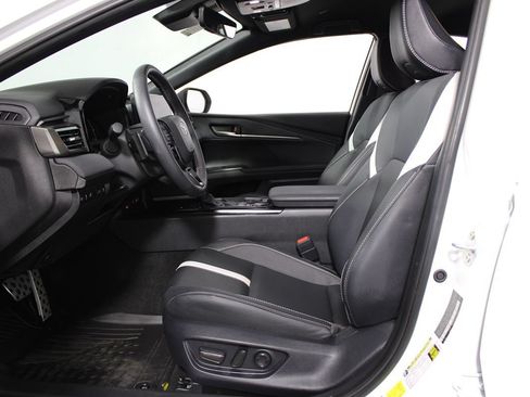 Used 2026 Toyota Camry SE w/ Multimedia Upgrade Package FWD image 11