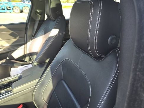 Used 2018 Jaguar XF R-Sport AWD/4WD image 7