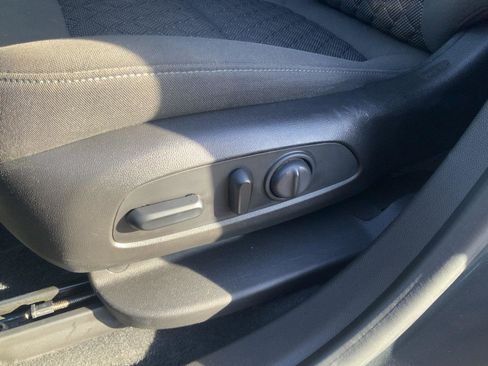 Used 2019 Chevrolet Blazer LT image 21