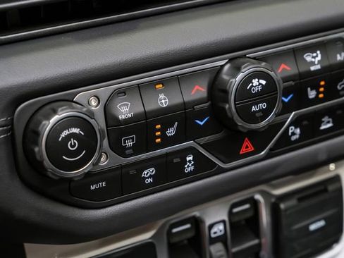 Used 2024 Jeep Wrangler Unlimited Rubicon 392 image 75