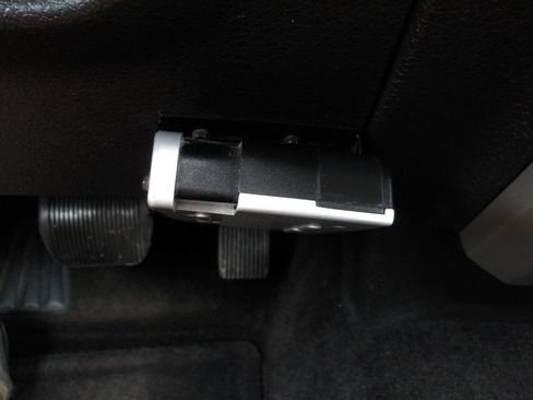 Used 2011 Ford F150 XLT w/ XLT Chrome Pkg RWD image 26