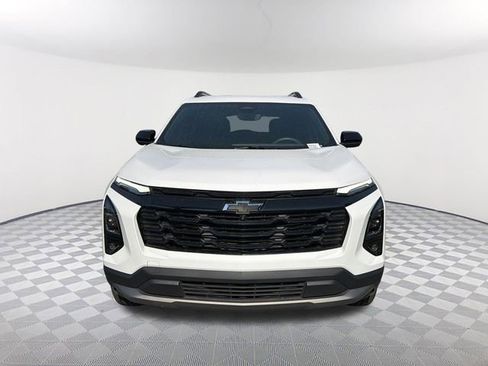 Used 2025 Chevrolet Equinox LT w/ Safety and Technology Package image 2