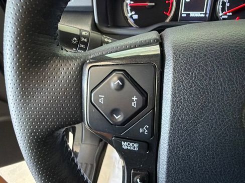 Used 2023 Toyota 4Runner TRD Off-Road Premium w/ Moonroof Package AWD/4WD image 22