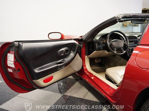 Used 1998 Chevrolet Corvette Coupe image 36