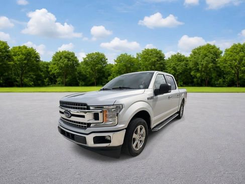 Used 2018 Ford F150 XLT w/ Equipment Group 302A Luxury image 3