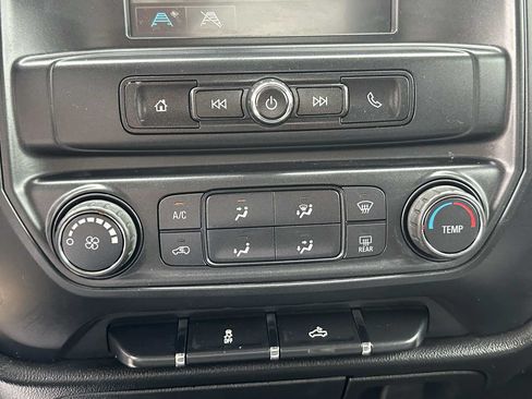 Used 2017 Chevrolet Silverado 1500 Custom w/ Custom Convenience Package AWD/4WD image 18