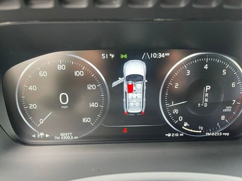 Used 2021 Volvo XC90 T6 Momentum image 9