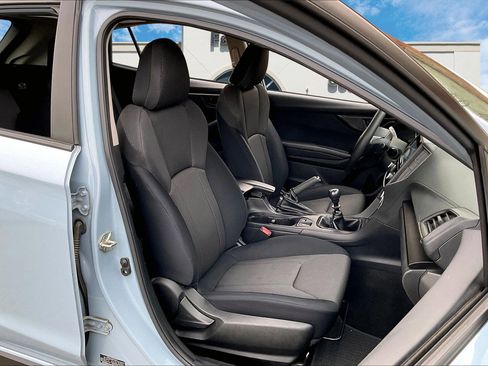 Used 2021 Subaru Crosstrek 2.0i image 7