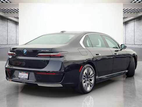 Used 2024 BMW i7 eDrive50 w/ Executive Package image 7