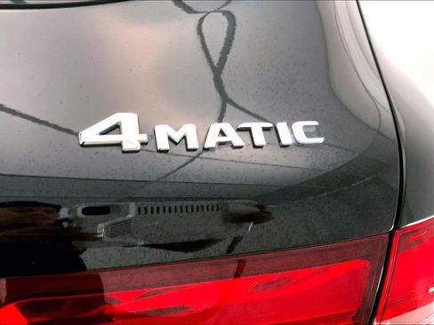 Used 2018 Mercedes-Benz GLC 300 4MATIC image 29