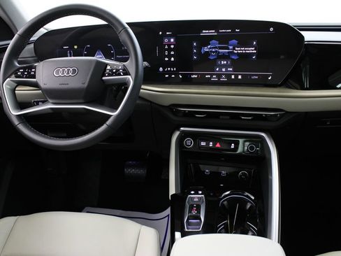 Used 2025 Audi Q5 Premium Plus AWD/4WD image 9