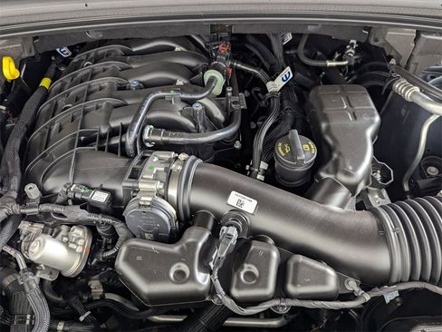 New 2025 Jeep Grand Cherokee Laredo X w/ Luxury Tech Group I image 10