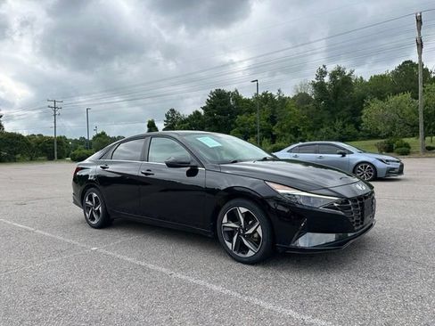 Used 2023 Hyundai Elantra Limited FWD image 7