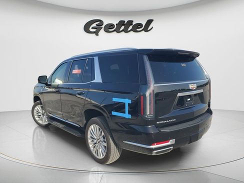 Used 2025 Cadillac Escalade Premium Luxury AWD/4WD image 5
