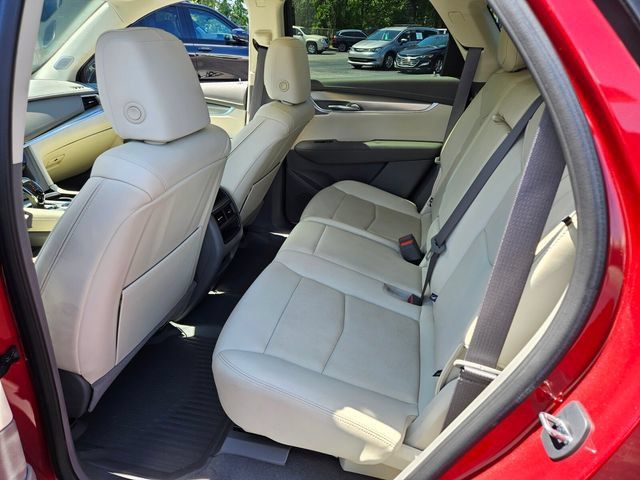 Used 2024 Cadillac XT5 Premium Luxury w/ LPO, Floor Liner Package AWD/4WD image 10