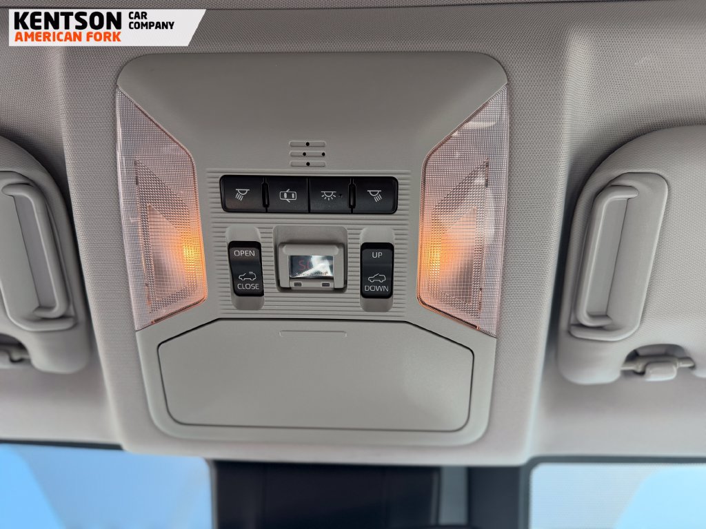 Used 2019 Toyota RAV4 XLE Premium w/ Cold Weather Package AWD/4WD image 28
