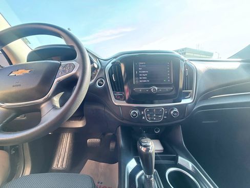 Used 2020 Chevrolet Traverse LS FWD image 18