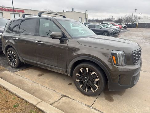 Used 2024 Kia Telluride SX w/ Towing Package image 1