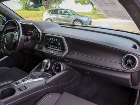 Used 2018 Chevrolet Camaro SS image 20