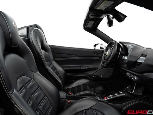 Used 2019 Ferrari 488 Spider image 40
