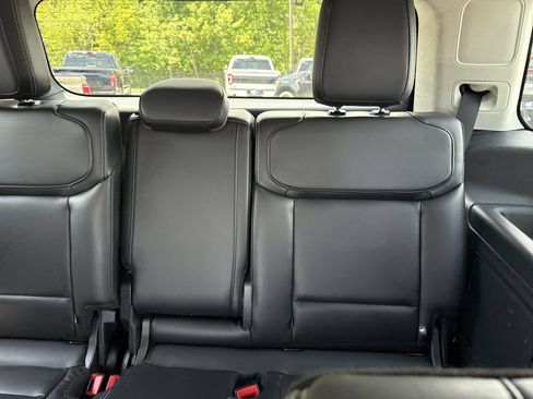 Used 2025 Ford Expedition Platinum w/ Driver's Package AWD/4WD image 22