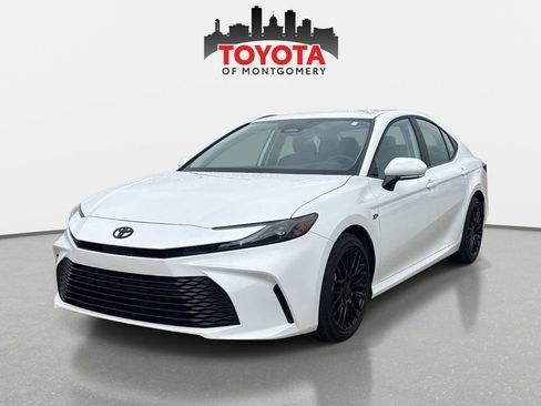 Used 2025 Toyota Camry LE w/ Convenience Package image 7