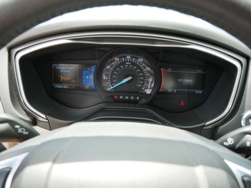 Used 2019 Ford Fusion SEL FWD image 21