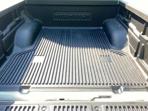 Used 2024 Nissan Frontier SV w/ Technology Package AWD/4WD image 30