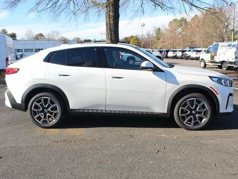 New 2026 BMW X2 xDrive28i w/ Technology Package image 10