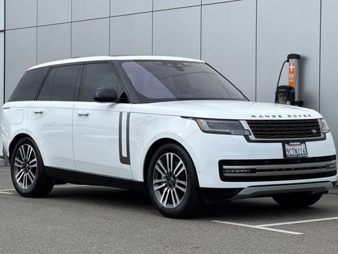 Used 2023 Land Rover Range Rover SE image 7