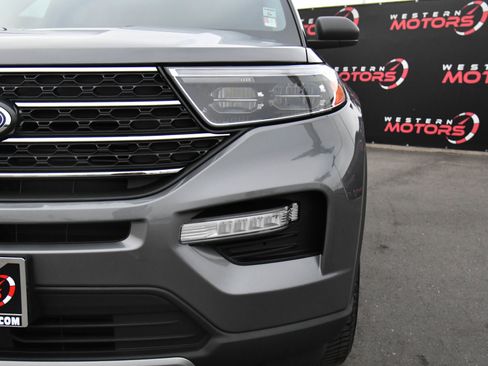 Used 2022 Ford Explorer XLT w/ Equipment Group 202A image 11