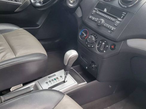 Used 2010 Chevrolet Aveo5 LT FWD image 9
