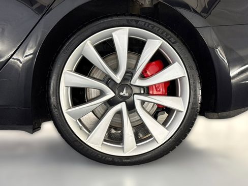 Used 2018 Tesla Model 3 Performance image 11