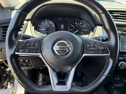 Used 2019 Nissan Rogue SV w/ Premium Package FWD image 35
