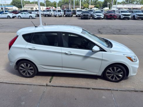 Used 2015 Hyundai Accent Sport FWD image 5