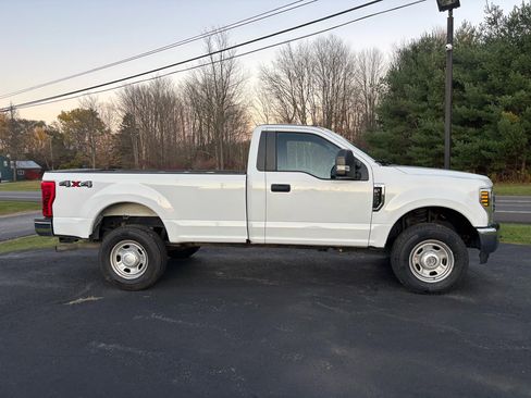 Used 2018 Ford F250 XLT image 4