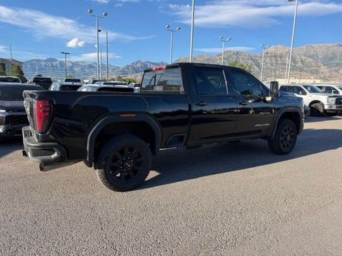 Used 2026 GMC Sierra 2500 AT4 AWD/4WD image 4