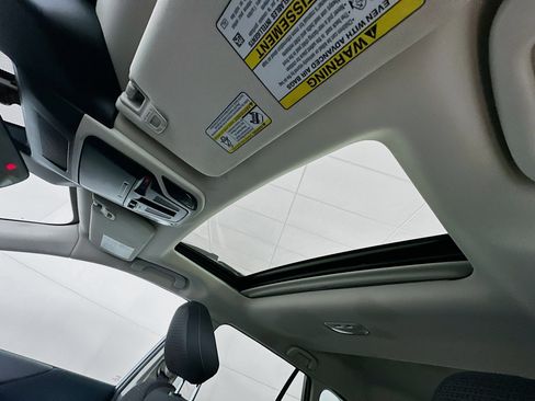 Used 2024 Subaru Outback Premium image 25