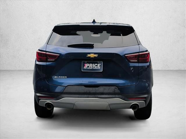 Used 2023 Chevrolet Blazer LT FWD image 6