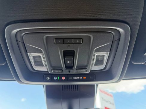 Used 2022 GMC Sierra 1500 AT4 w/ AT4 Premium Package AWD/4WD image 32