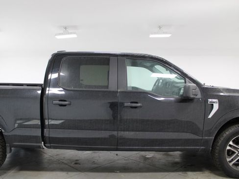 Used 2022 Ford F150 XLT w/ Trailer Tow Package image 11