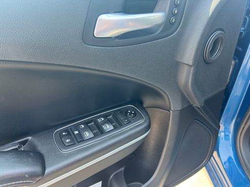 Used 2021 Dodge Charger SXT w/ Leather Interior Group RWD image 7