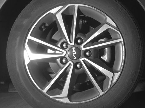 Used 2024 Kia Forte LXS FWD image 13