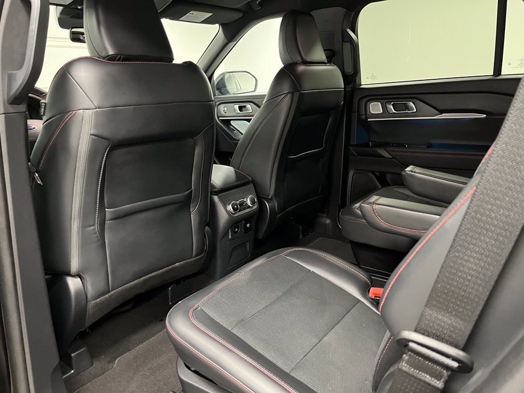Used 2025 Ford Explorer ST AWD/4WD image 47
