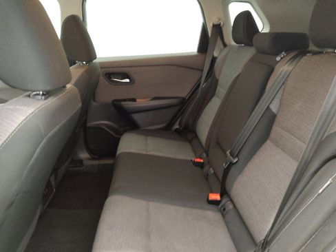 Used 2023 Nissan Rogue SV image 18