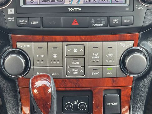 Used 2012 Toyota Highlander Limited w/ Tow Pkg image 15