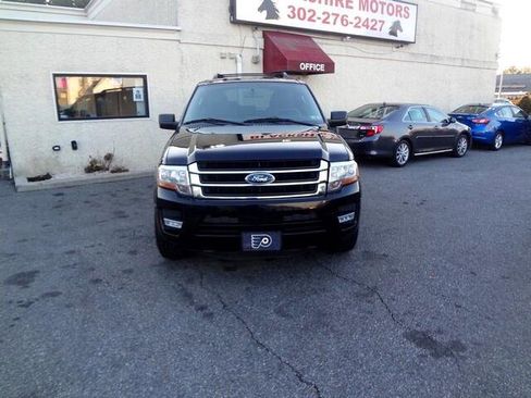 Used 2017 Ford Expedition EL XLT image 2