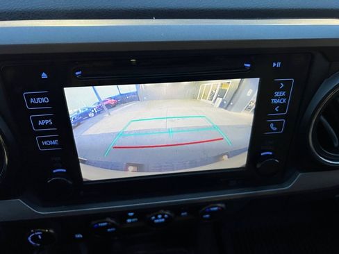 Used 2016 Toyota Tacoma TRD Sport image 30