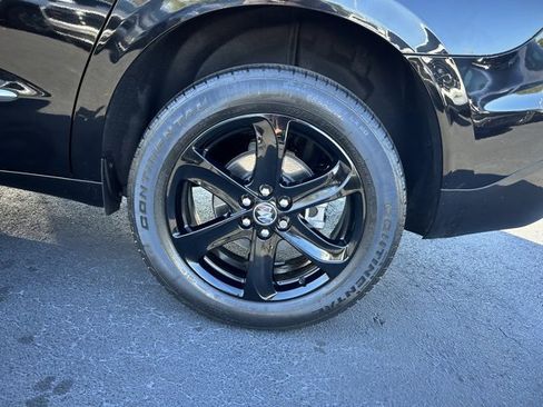 Used 2023 Buick Enclave Essence w/ Sport Touring Edition image 10